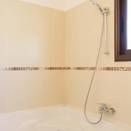 Viridian & Ochre - 4 Deds Luxury In